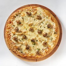 Пицца с ветчиной  курицей и грибами